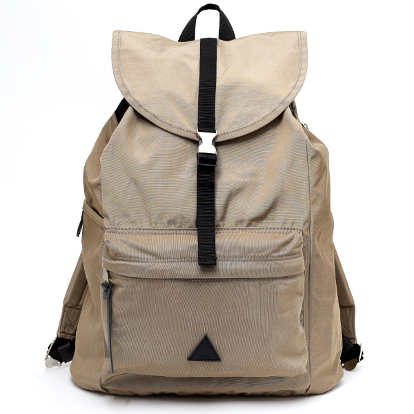 アノニムクラフツマンデザイン(ANONYM CRAFTSMAN DESIGN) フラップ付き ナイロン バックパック リュック ベージュ