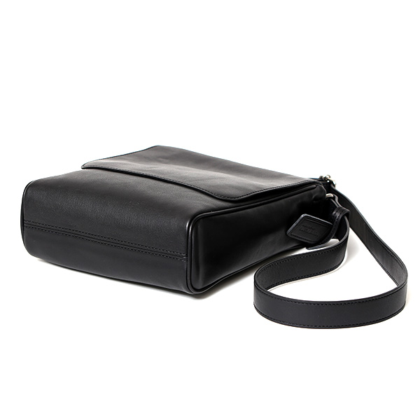 メッセンジャーバッグ 革 ショルダーバッグ レザー おしゃれ 丈夫 コンパクト 本革 メンズ 鞄 コンパクト ブラック 黒 黒色 フラップ付き 斜め掛け かばん ギフト ブランド 高級 日本製 ボーデッサン(BEAU DESSIN) PK2943