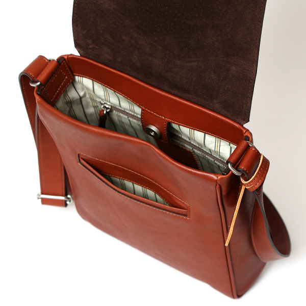 メッセンジャーバッグ 革 ショルダーバッグ レザー おしゃれ 丈夫 コンパクト 本革 メンズ 鞄 コンパクト ブラウン 茶 茶色 フラップ付き 斜め掛け かばん ギフト ブランド 高級 日本製 ボーデッサン(BEAU DESSIN) PK2943