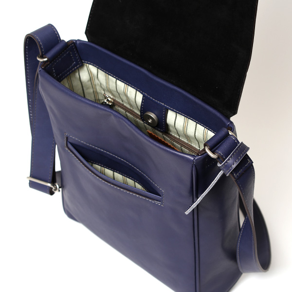 メッセンジャーバッグ 革 ショルダーバッグ レザー おしゃれ 丈夫 コンパクト 本革 メンズ 鞄 コンパクト ブルー ネイビー 青色 フラップ付き 斜め掛け かばん ギフト ブランド 高級 日本製 ボーデッサン(BEAU DESSIN) PK2943