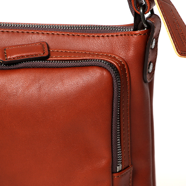 ショルダーバッグ 革 メンズ レザー 斜め掛け メッセンジャーバッグ 薄マチ レディース サコッシュ 鞄 ブラウン 茶 茶色 プレゼント 男性 丈夫 軽い 30代 40代 50代 普段使い 送料無料 ボーデッサン(BEAU DESSIN) PK2945