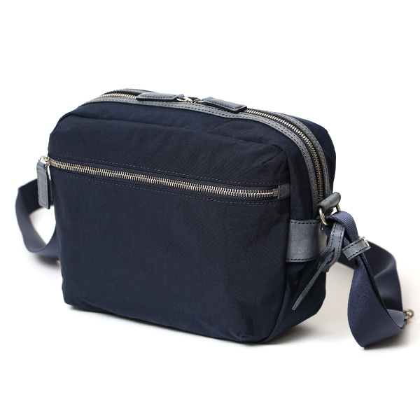 ショルダーバッグ ナイロン 軽い メンズ 大容量 A5 おしゃれ 日本製 シンプル コンパクト カジュアル ブルー ネイビー 青色 斜めがけ ボディバッグ レザー 国産 男性 女性 ギフト ブランド ボーデッサン(BEAU DESSIN) ZC1827