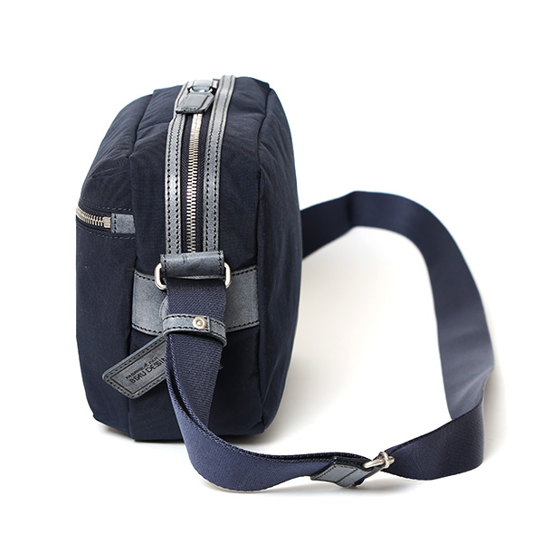 ショルダーバッグ ナイロン 軽い メンズ 大容量 A5 おしゃれ 日本製 シンプル コンパクト カジュアル ブルー ネイビー 青色 斜めがけ ボディバッグ レザー 国産 男性 女性 ギフト ブランド ボーデッサン(BEAU DESSIN) ZC1827
