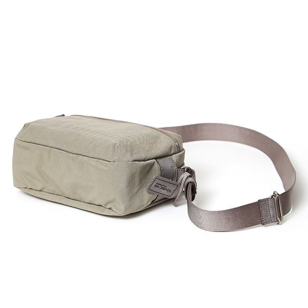 ショルダーバッグ ナイロン 軽い メンズ 大容量 A5 おしゃれ 日本製 シンプル コンパクト カジュアル ベージュ 肌色 斜めがけ ボディバッグ レザー 国産 男性 女性 ギフト ブランド ボーデッサン(BEAU DESSIN) ZC1827