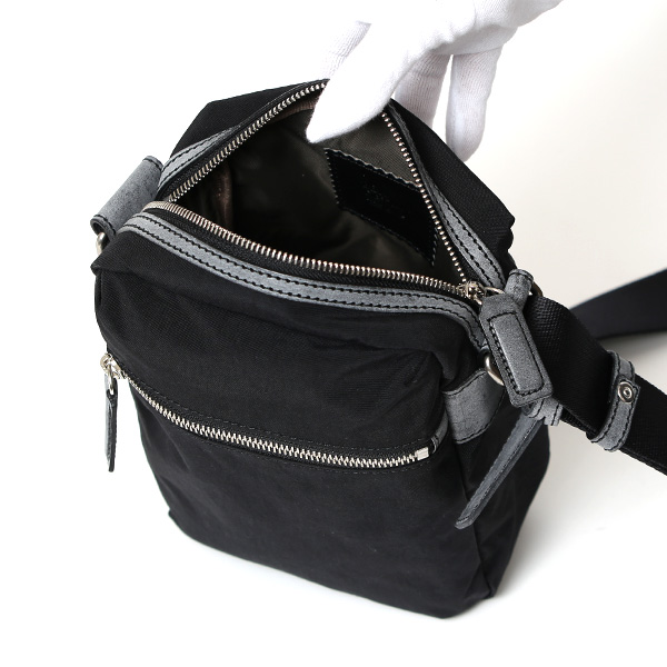  ミニショルダー バッグ 縦型 レディース メンズ ナイロン サコッシュ 軽量 斜め掛け バッグ 小さめ 革 鞄 ブラック 黒 黒色 ショルダーバッグ 男女兼用 スマホポーチ ギフト ブランド 日本製 ボーデッサン(BEAU DESSIN) ZC2929