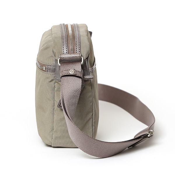 ミニショルダー バッグ 縦型 レディース メンズ ナイロン サコッシュ 軽量 斜め掛け バッグ 小さめ 革 鞄 ベージュ 肌色 ショルダーバッグ 男女兼用 スマホポーチ ギフト ブランド 日本製 ボーデッサン(BEAU DESSIN) ZC2929