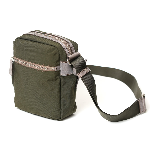 ミニショルダー バッグ 縦型 レディース メンズ ナイロン サコッシュ 軽量 斜め掛け バッグ 小さめ 革 鞄 グリーン 緑色 ショルダーバッグ 男女兼用 スマホポーチ ギフト ブランド 日本製 ボーデッサン(BEAU DESSIN) ZC2929