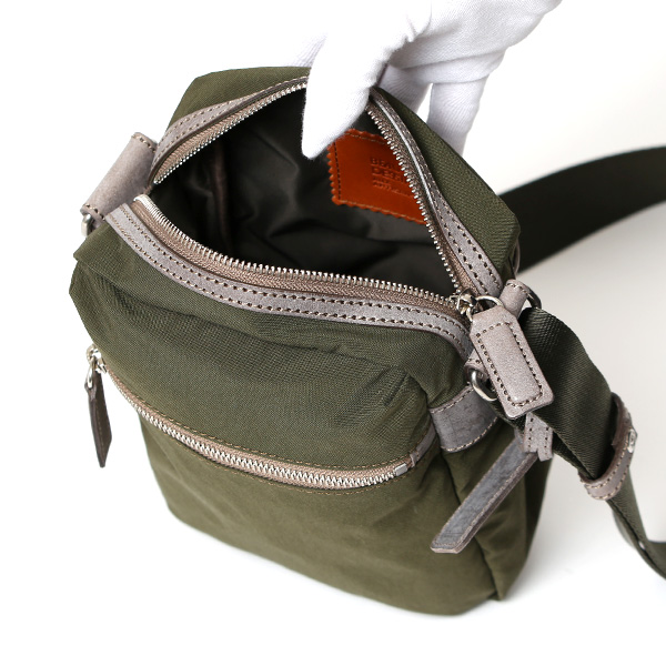 ミニショルダー バッグ 縦型 レディース メンズ ナイロン サコッシュ 軽量 斜め掛け バッグ 小さめ 革 鞄 グリーン 緑色 ショルダーバッグ 男女兼用 スマホポーチ ギフト ブランド 日本製 ボーデッサン(BEAU DESSIN) ZC2929