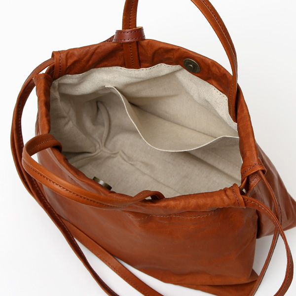  巾着バッグ 本革 メンズ レディース レザー ミニ ショルダーバッグ キャメル ブラウン 茶 茶色 巾着ポーチ 肩掛け 小さめ 経年変化 エイジング シンプル おしゃれ 小振り 高級感 巾着型 日本製 ブランド BEAU DESSIN ボーデッサン