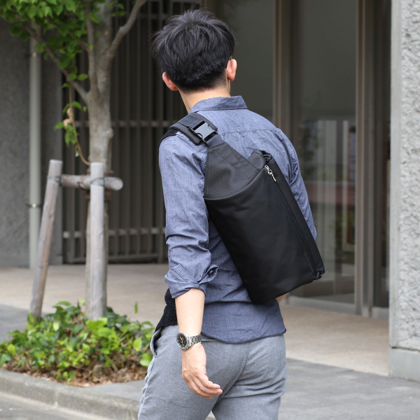 ボディバッグ 1680D バリスティック ナイロン 自転車 サイクリング サイクリスト ローディー ブラック 黒 黒色 レディース ミニ ショルダーバッグ メッセンジャーバッグ 日本製 ブランド ウエストポーチ 肩掛け 斜めがけ ベルーフバゲージ(beruf baggage)