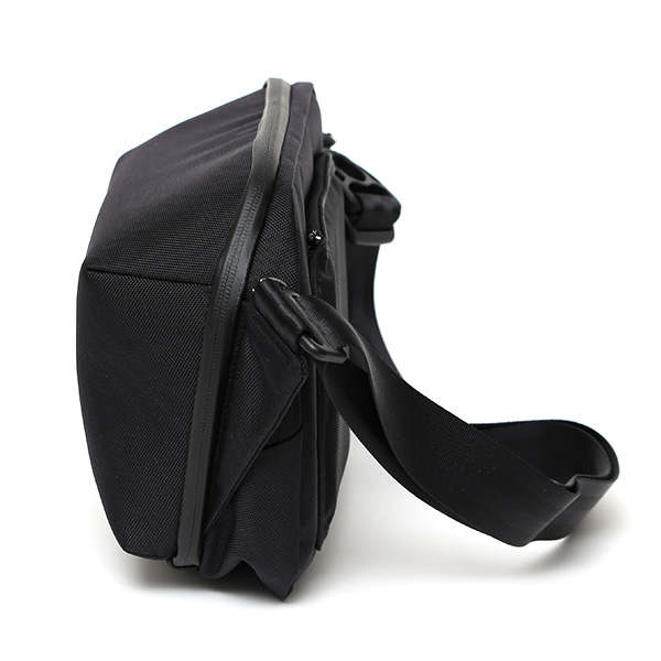 ショルダーバッグ ボディバッグ メンズ レディース ブランド 小ぶり 軽量 大容量 機能的 日本製 ブラック 黒 黒色 ウエストバッグ エアー バリスティックナイロン かっこいい おしゃれ ベルーフバゲージ(beruf baggage)