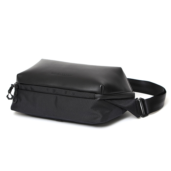 beruf baggage ショルダーバッグ メンズ 本革 防水レザー 日本製 ブラック 黒 黒色 スリングバッグ ボディーバッグ レディース 斜め掛け 大容量 ペットボトル 折り畳み傘 収納可能 自転車 ベルーフバゲージ URBAN EXPLORER 6.0 brf-GR21-WPL