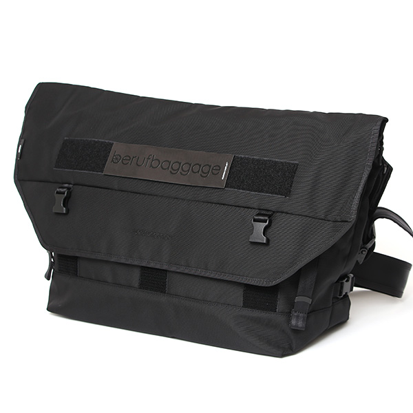 beruf baggage メッセンジャーバッグ メンズ 大容量 26L 防水 日本製 ショルダーバッグ ブラック 黒 黒色 17インチ PC収納可能 エアーバリスティックナイロン 自転車 通勤 リフレクター 斜め掛け フラップ ベルーフバゲージ HOBO 26 brf-CF32-BTX