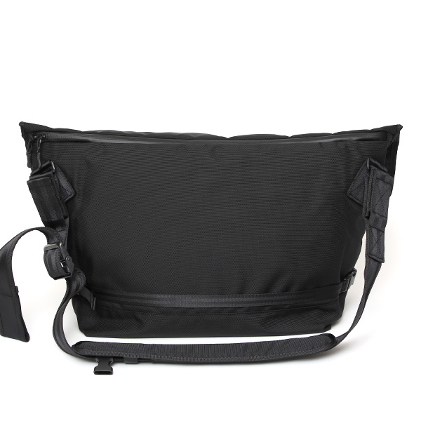 beruf baggage メッセンジャーバッグ メンズ 大容量 26L 防水 日本製 ショルダーバッグ ブラック 黒 黒色 17インチ PC収納可能 エアーバリスティックナイロン 自転車 通勤 リフレクター 斜め掛け フラップ ベルーフバゲージ HOBO 26 brf-CF32-BTX