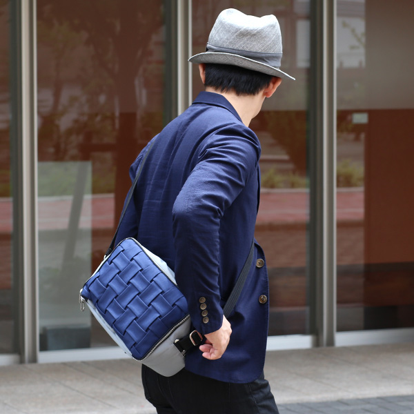 カメラバッグ 一眼レフ ショルダー 女子 グレー グレイ 灰色 メンズ レディース おしゃれ 日本製 ブランド ショルダーバッグ ボディーバッグ ミニ 肩掛け 斜めがけ 鞄 カバン CARRYNEST(キャリーネスト)