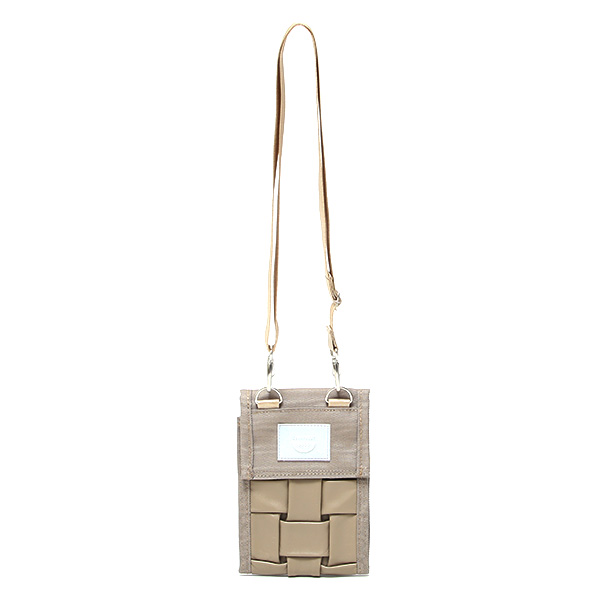 CARRYNEST(キャリーネスト) ショルダーバッグ サコッシュ PASSPORT NEST ベージュ