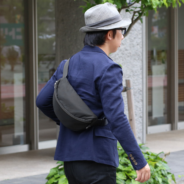  ボディバッグ メンズ ミニ ショルダーバッグ レディース 肩掛け 斜めがけ かばん ブラック 黒 黒色 日本製 ブランド カバン 鞄 シンプル おしゃれ 高級 大人 軽い 小ぶり 小さめ お出かけ ボディーバッグ ボーデッサン デリィーヴ(derive)