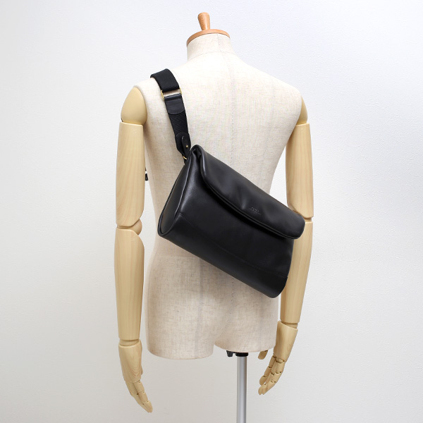 クラッチバッグ 結婚式 メンズ 本革 レザー ブラック 黒 黒色 A4 セカンドバッグ 大容量 鞄 大きい カバン 手持ち 上品 高級 おしゃれ 大人 キレイめ レディース 2way ショルダーベルト 肩紐 肩ひも ショルダーバッグ fetia(フェティア) ライロアシリーズ(Rairoa Series)