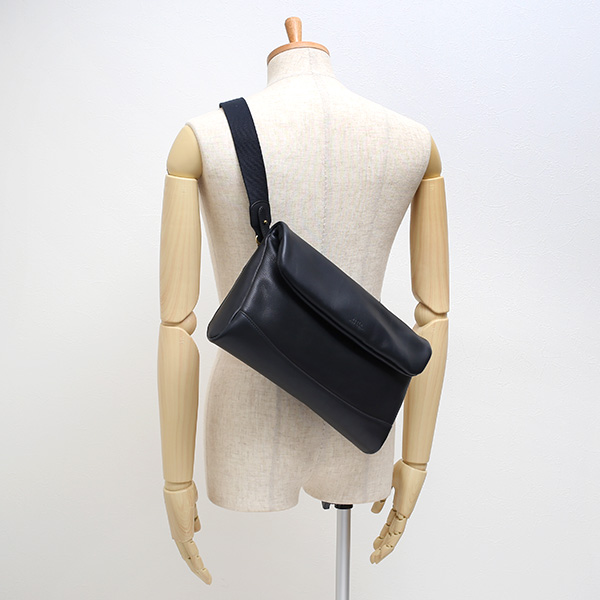  クラッチバッグ 結婚式 メンズ 本革 レザー ブルー ネイビー 青色 A4 セカンドバッグ 大容量 鞄 大きい カバン 手持ち 上品 高級 おしゃれ 大人 キレイめ レディース 2way ショルダーベルト 肩紐 肩ひも ショルダーバッグ fetia(フェティア) ライロアシリーズ(Rairoa Series)