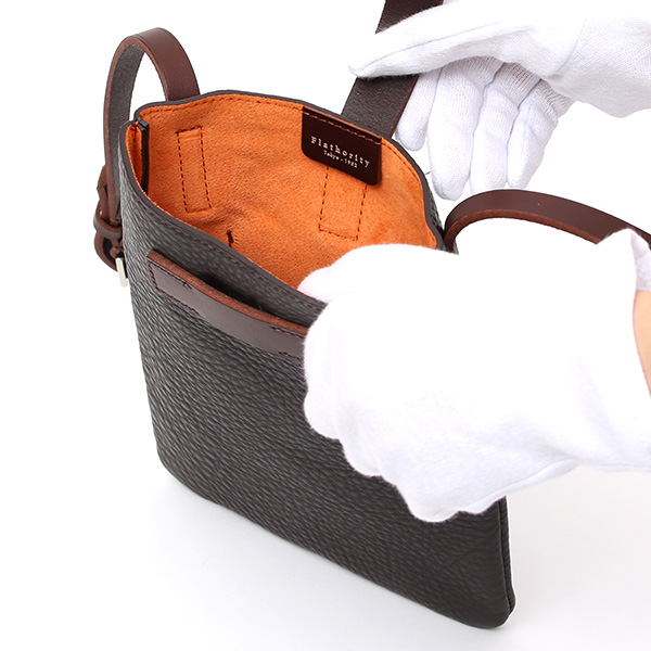 フラソリティ(Flathority) レザー ショルダーバッグ 本革 スマホポーチ メンズ 日本製 ブランド ブラウン 茶 茶色 サコッシュ 斜め掛け 鞄 小さい カバン マストロット社 イタリアンレザー 男性 おしゃれ プレゼント 高級 30代 40代 50代 60代