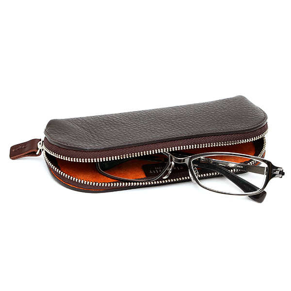 フラソリティ(Flathority) 本革 ペンケース メガネ入れ レザー 日本製 ポーチ 小物入れ ブラウン 茶 茶色 メンズ レディース 筆箱 メガネケース 眼鏡 サングラス 男性 女性 プレゼント 男女兼用 ギフト 高級 ブランド おしゃれ かわいい