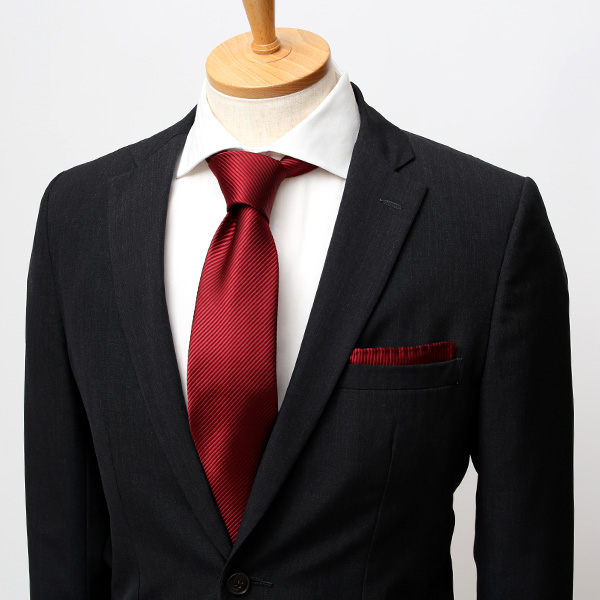  ポケットチーフ 日本製 ハンドロール 手縫い シルク100％ 無地 レッド ワイン 赤色 ポケットスクエア ビジネス 仕事 フォーマル 結婚式 披露宴 パーティー 男性 メンズ 高級 プレゼント ギフト 30代 40代 50代 60代 フランコ スパダ Franco Spada