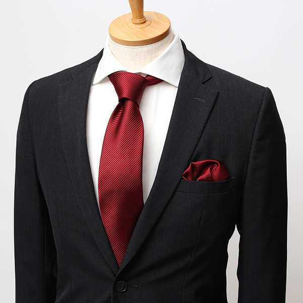  ポケットチーフ 日本製 ハンドロール 手縫い シルク100％ 無地 レッド ワイン 赤色 ポケットスクエア ビジネス 仕事 フォーマル 結婚式 披露宴 パーティー 男性 メンズ 高級 プレゼント ギフト 30代 40代 50代 60代 フランコ スパダ Franco Spada