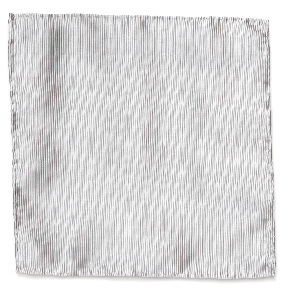  ポケットチーフ 日本製 ハンドロール 手縫い シルク100％ 無地 シルバー 銀色 ポケットスクエア ビジネス 仕事 フォーマル 結婚式 披露宴 パーティー 男性 メンズ 高級 プレゼント ギフト 30代 40代 50代 60代 フランコ スパダ Franco Spada