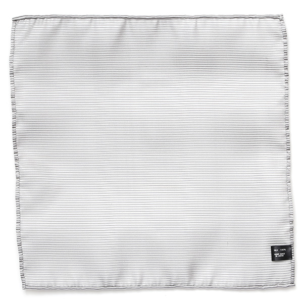  ポケットチーフ 日本製 ハンドロール 手縫い シルク100％ 無地 シルバー 銀色 ポケットスクエア ビジネス 仕事 フォーマル 結婚式 披露宴 パーティー 男性 メンズ 高級 プレゼント ギフト 30代 40代 50代 60代 フランコ スパダ Franco Spada