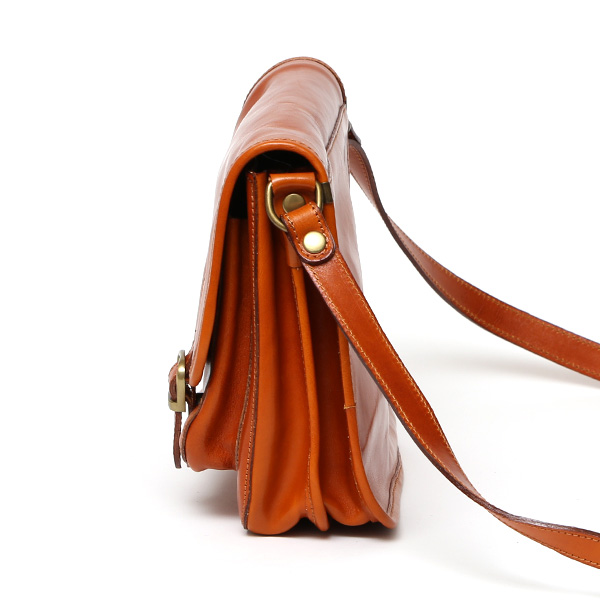 ショルダーバッグ メンズ レディース 本革 小さめ クラシック レザー 斜め掛け バッグ レトロ キャメル ブラウン 茶 茶色 メッセンジャーバッグ おしゃれ プレゼント ギフト イタリア ブランド I MEDICI(イ メディチ) 3525