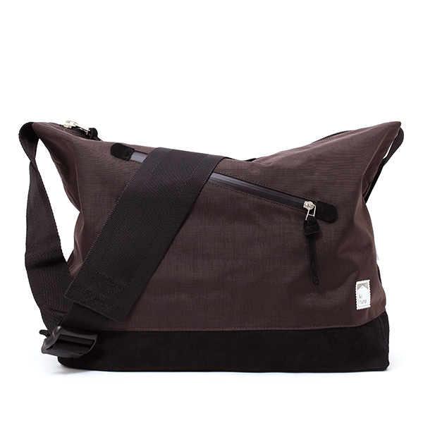kiruna(キルナ) ビートテックス ショルダーバッグ ブラウン/ブラック