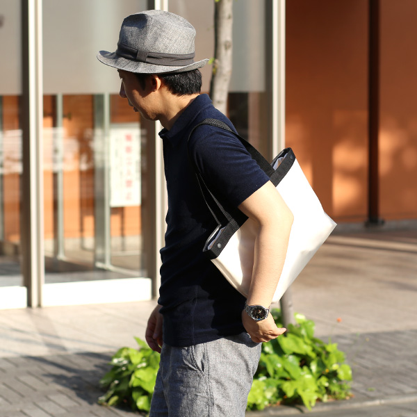 トートバッグ ブランド 日本製 メンズ レディース 無地 ポリウレタン フィルム ホワイト 白色 国産 カバン 鞄 シンプル バッグ おしゃれ 軽量 軽い 通学 ショッピング kiruna(キルナ)