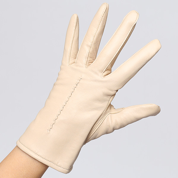  【ブランド化粧箱付き】 KURODA(クロダ) 手袋 レディース 本革 レザー 日本製 ベージュ 肌色 シンプル 大人 高級 かわいい おしゃれ プレゼント クリスマス 誕生日 ギフト 羊革 皮 てぶくろ