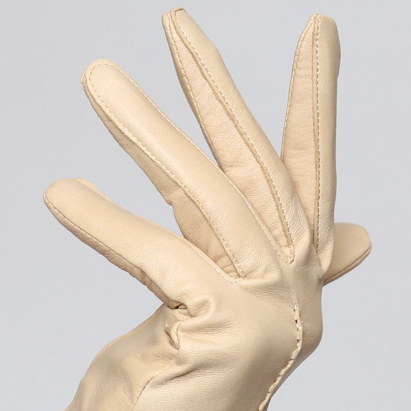  【ブランド化粧箱付き】 KURODA(クロダ) 手袋 レディース 本革 レザー 日本製 ベージュ 肌色 シンプル 大人 高級 かわいい おしゃれ プレゼント クリスマス 誕生日 ギフト 羊革 皮 てぶくろ