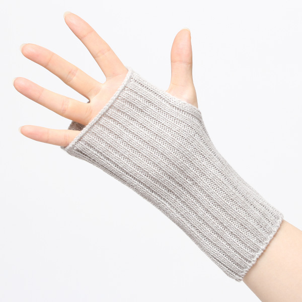 アームウォーマー ニット ショート 手袋 手首 かわいい おしゃれ アームカバー 短め レディース 冬 防寒 ライトグレー グレー グレイ 灰色 指なし手袋 ハンドウォーマー 保温 暖かい オフィス スマホ 無地 軽い 日本製 ブランド クロダ(KURODA)