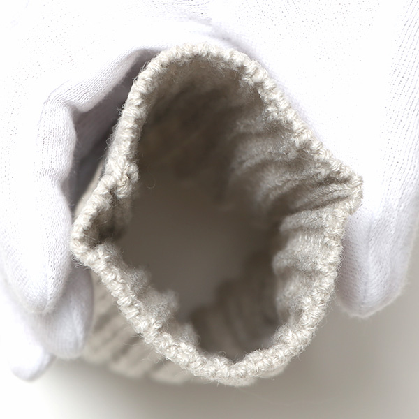 アームウォーマー ニット ショート 手袋 手首 かわいい おしゃれ アームカバー 短め レディース 冬 防寒 ライトグレー グレー グレイ 灰色 指なし手袋 ハンドウォーマー 保温 暖かい オフィス スマホ 無地 軽い 日本製 ブランド クロダ(KURODA)