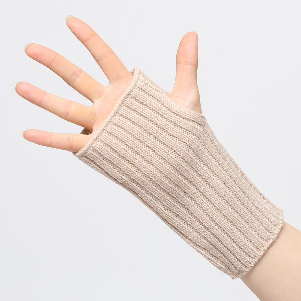  アームウォーマー ニット ショート 手袋 手首 かわいい おしゃれ アームカバー 短め レディース 冬 防寒 ベージュ 肌色 指なし手袋 ハンドウォーマー 保温 暖かい オフィス スマホ 無地 軽い 日本製 ブランド クロダ(KURODA)