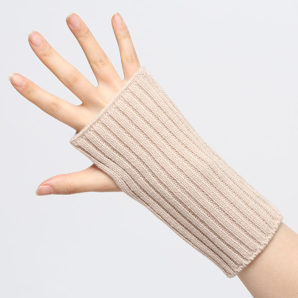  アームウォーマー ニット ショート 手袋 手首 かわいい おしゃれ アームカバー 短め レディース 冬 防寒 ベージュ 肌色 指なし手袋 ハンドウォーマー 保温 暖かい オフィス スマホ 無地 軽い 日本製 ブランド クロダ(KURODA)