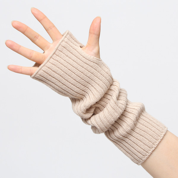  アームウォーマー ニット ロング 手袋 手首 かわいい おしゃれ アームカバー 長め レディース 冬 防寒 ベージュ 肌色 指なし手袋 ハンドウォーマー 保温 暖かい オフィス スマホ 無地 軽い 日本製 ブランド クロダ(KURODA)