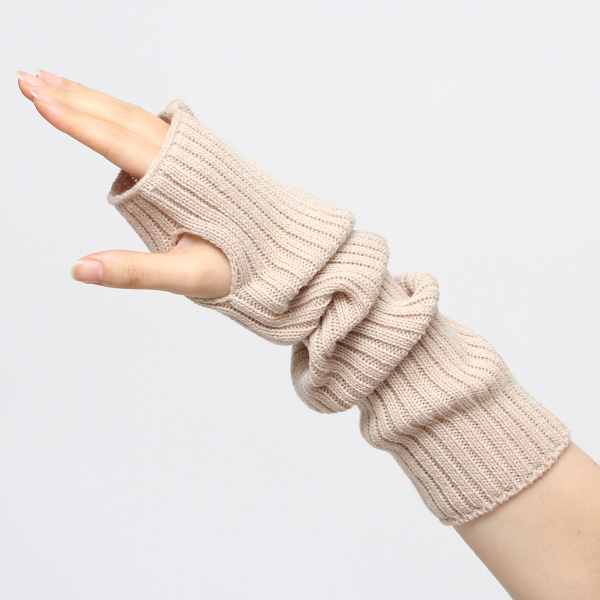 アームウォーマー ニット ロング 手袋 手首 かわいい おしゃれ アームカバー 長め レディース 冬 防寒 ベージュ 肌色 指なし手袋 ハンドウォーマー 保温 暖かい オフィス スマホ 無地 軽い 日本製 ブランド クロダ(KURODA)