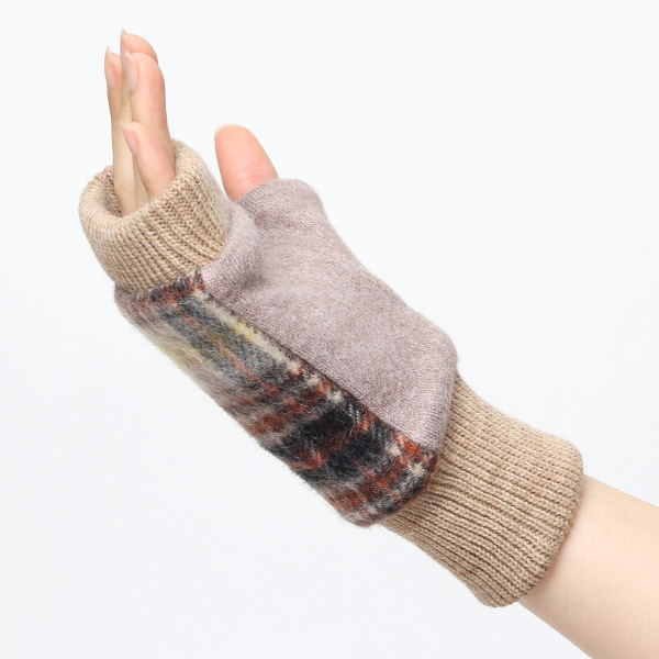  ハンドウォーマー レディース チェック柄 指なし手袋 裏ボア タータンチェック 指ぬき 手袋 防寒 冬 柄 ベージュ 肌色 ジャージ 保温 おしゃれ グローブ 女性 スマホ手袋 チェック かわいい 指あき てぶくろ クロダ(KURODA)