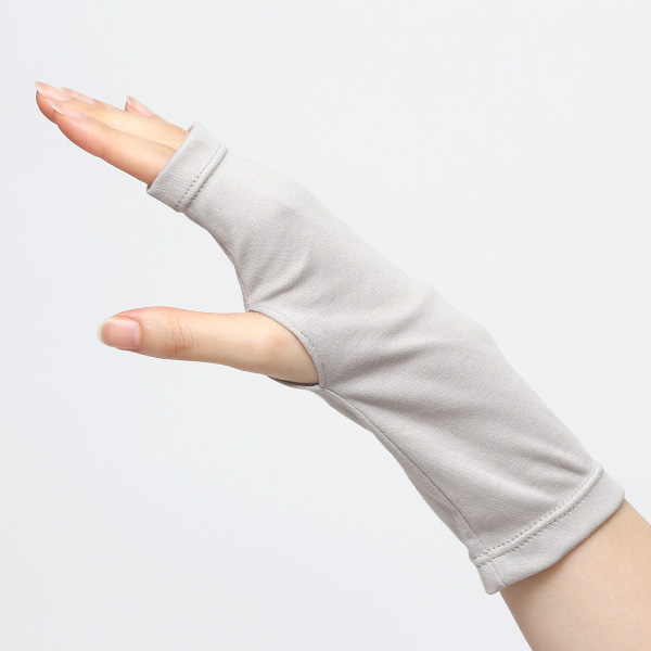 UVカット リストカバー uv手袋 ショート 指なし レディース 日焼け 紫外線 おしゃれ オーガニックコットン ライトグレー グレー グレイ 灰色 ハンドケア UV手袋 綿 指あき グローブ 薄手 女性 ギフト 母の日 プレゼント スマホ クロダ(KURODA)