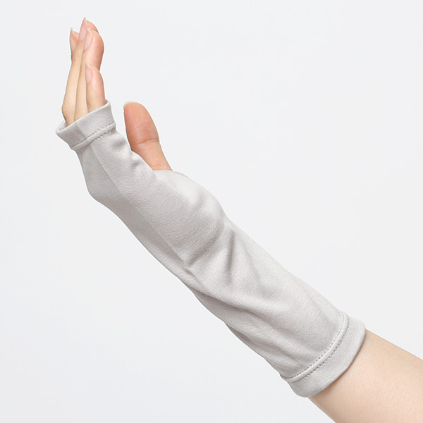 UVカット リストカバー uv手袋 ショート 指なし レディース 日焼け 紫外線 おしゃれ オーガニックコットン ライトグレー グレー グレイ 灰色 ハンドケア UV手袋 綿 指あき グローブ 薄手 女性 ギフト 母の日 プレゼント スマホ クロダ(KURODA)