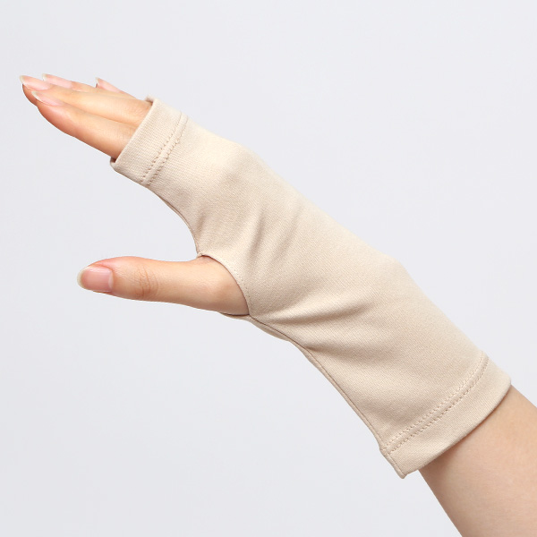 UVカット リストカバー uv手袋 ショート 指なし レディース 日焼け 紫外線 おしゃれ オーガニックコットン ベージュ 肌色 ハンドケア UV手袋 綿 指あき グローブ 薄手 女性 ギフト 母の日 プレゼント スマホ クロダ(KURODA)