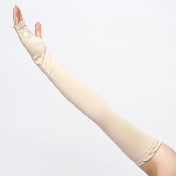  アームカバー UVカット ロング コットン 日焼け防止 紫外線対策 オーガニックコットン UVケア 手袋 外出 ベージュ 肌色 ロング丈 オシャレ ドライブ 日焼け アームカバー プレゼント 女友達 コットン 手袋 クロダ(KURODA)