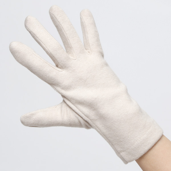  ナイト手袋 おやすみ 手袋 ハンドケア レディース 保湿 潤い 睡眠 就寝 手袋 保温 発熱 やわらかい ベージュ 肌色 手荒れ 暖かい 女性 プレゼント ギフト 母の日 妻 彼女 抗菌 グローブ スマホ対応 クロダ(KURODA)