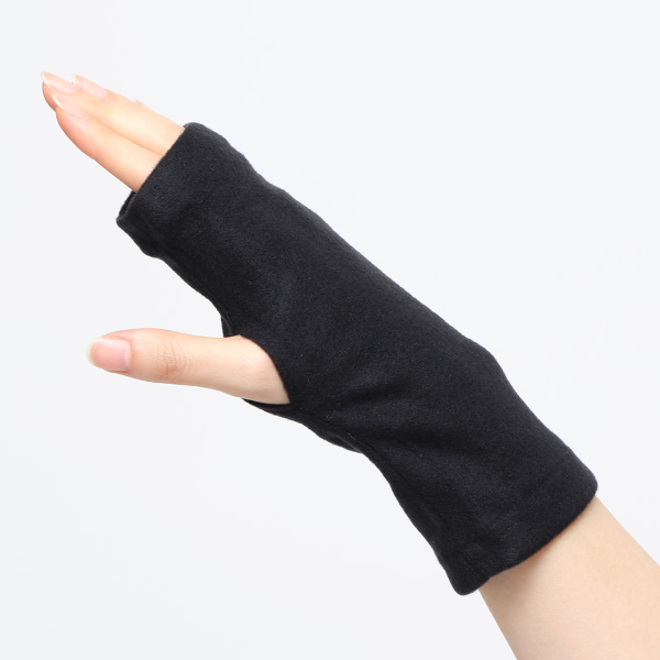手袋 リストウォーマー 指なし レディース メンズ ハンドウォーマー 日本製 やわらか 手袋 スマホ 薄手 ブラック 黒 黒色 無地 保温 抗菌 防寒 リストバンド 温活 短め プレゼント ギフト ユニセックス グローブ クロダ(KURODA)