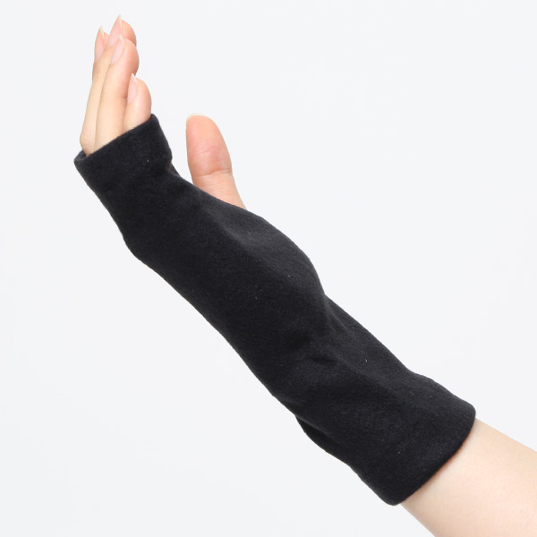 手袋 リストウォーマー 指なし レディース メンズ ハンドウォーマー 日本製 やわらか 手袋 スマホ 薄手 ブラック 黒 黒色 無地 保温 抗菌 防寒 リストバンド 温活 短め プレゼント ギフト ユニセックス グローブ クロダ(KURODA)