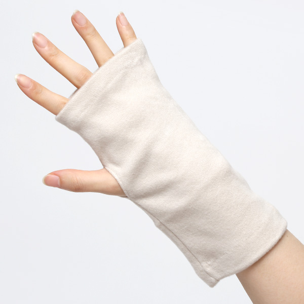 手袋 リストウォーマー 指なし レディース メンズ ハンドウォーマー 日本製 やわらか 手袋 スマホ 薄手 ベージュ 肌色 無地 保温 抗菌 防寒 リストバンド 温活 短め プレゼント ギフト ユニセックス グローブ クロダ(KURODA)