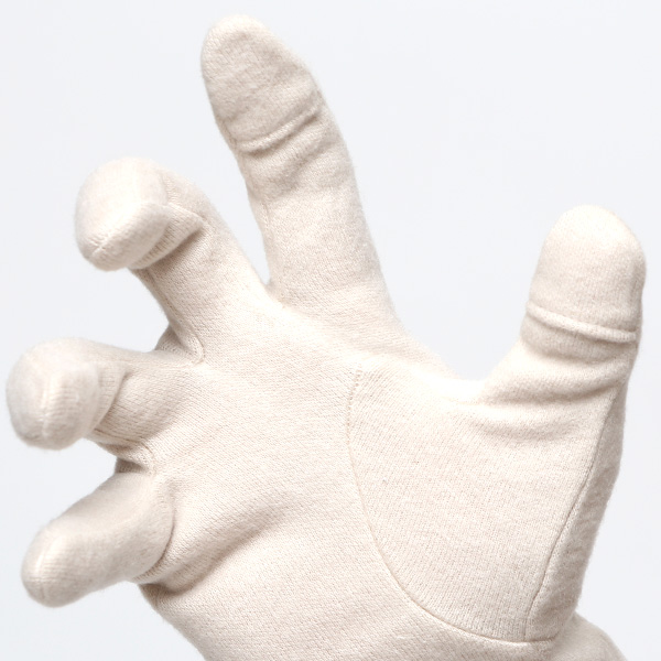  ナイト手袋 おやすみ 手袋 ハンドケア メンズ 保湿 潤い 睡眠 就寝 手袋 保温 発熱 やわらかい 暖かい ベージュ 肌色 手荒れ 手袋 男性 プレゼント ギフト 父の日 夫 彼氏 抗菌 グローブ スマホ対応 クロダ(KURODA)